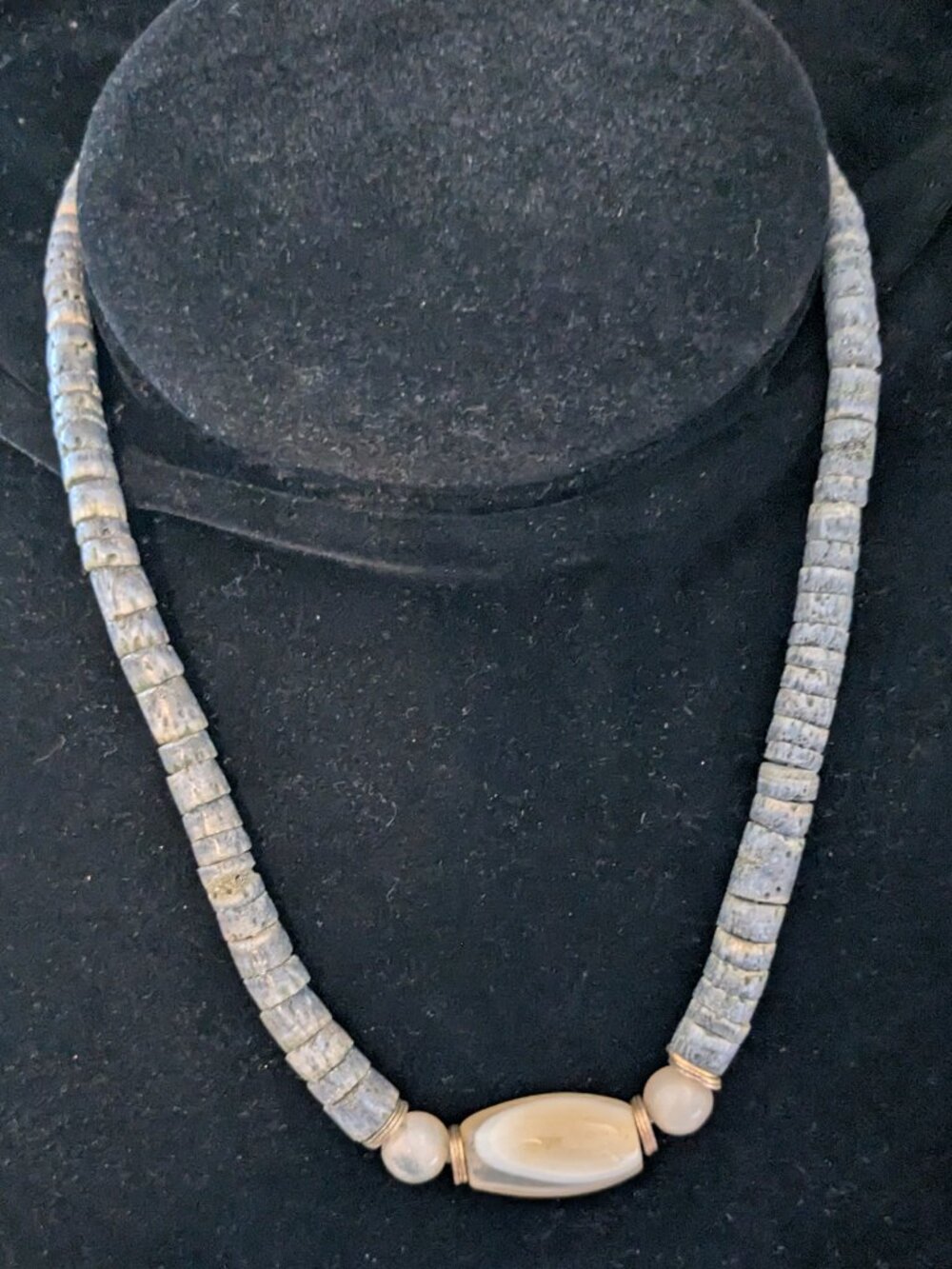 Vintage MCM Heishi Beaded Agate Stone Beaded Choker Style Necklace